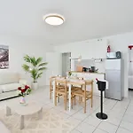 Stylish And Modern 2-room In Center Appartement *