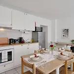Stylish And Modern 2-room In Center *