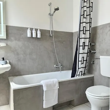 Stylish And Modern 2-room In Center * وبرتال