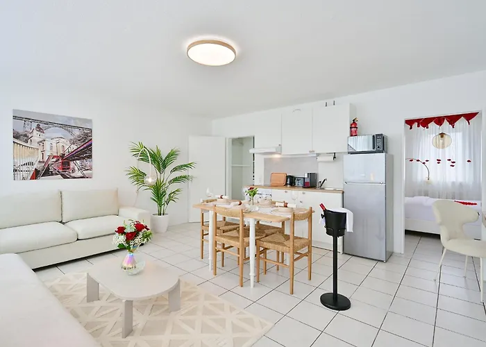 Stylish And Modern 2-room In Center 公寓 *